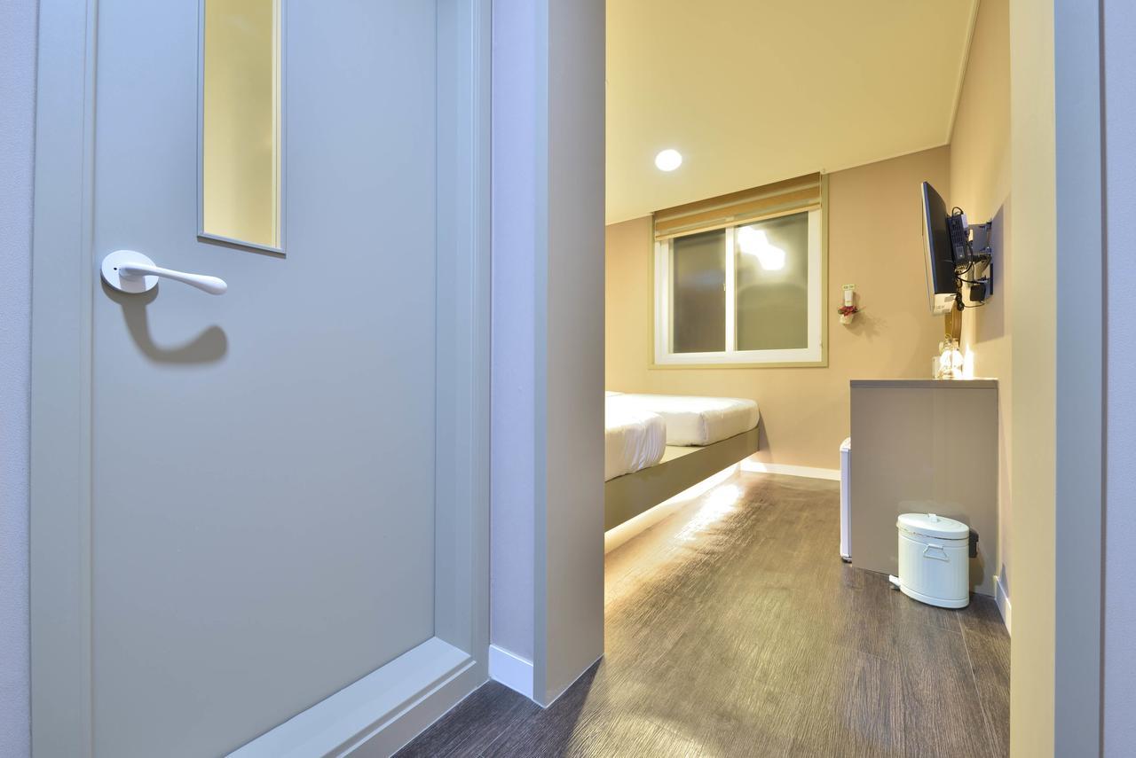 With U Hotel & Guesthouse Sokcho Ngoại thất bức ảnh